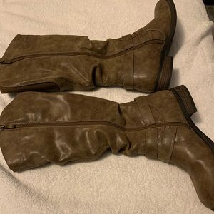 Riding boots